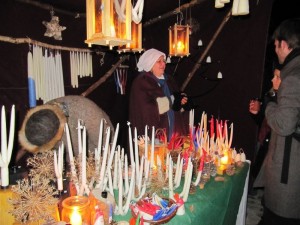 Historischer Weihnachtsmarkt Lüneburg, Kerzenstand an der Michaeliskirche